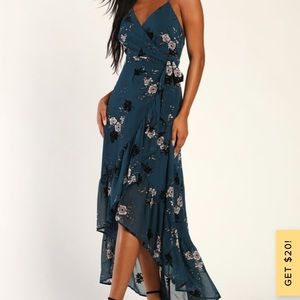 Never worn Lulu’s Floral Print Ruffled Maxi Dress